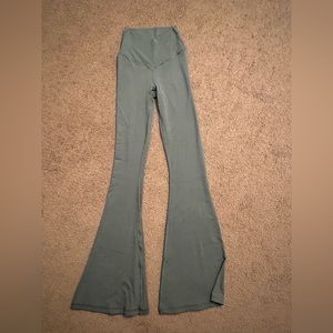 Aeire Comfy Flare Leggings